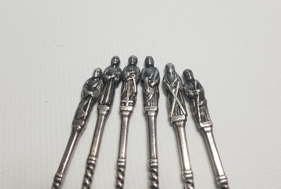 KABARTMA İŞÇİLİKLİ GÜMÜŞ KAPLAMA ANTİKA ÇATAL TAKIMI