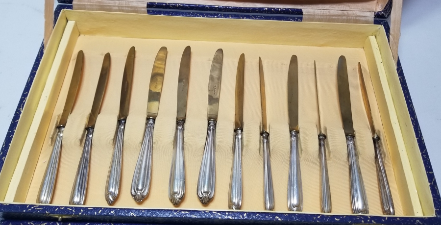 ORİJİNAL KUTUSUNDA GÜMÜŞ SAPLI ANTİKA ÇATAL - BIÇAK TAKIMI