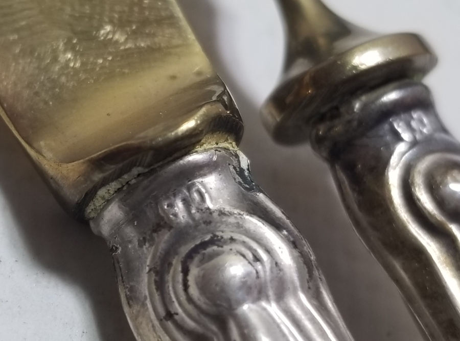 ORİJİNAL KUTUSUNDA GÜMÜŞ SAPLI ANTİKA ÇATAL - BIÇAK TAKIMI