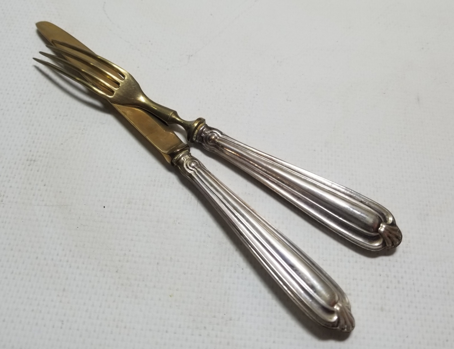 ORİJİNAL KUTUSUNDA GÜMÜŞ SAPLI ANTİKA ÇATAL - BIÇAK TAKIMI