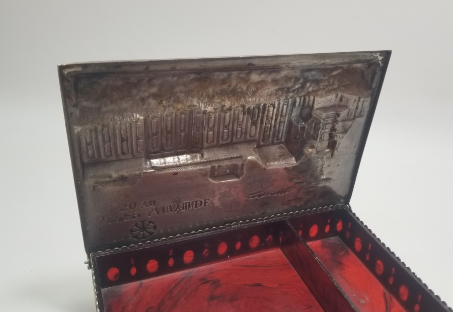 UŞAK ŞEKER FABRİKASININ KURULUŞUNUN 50. YILINA ÖZEL YAPTIRILMIŞ ANTİKA KAPAKLI KUTU