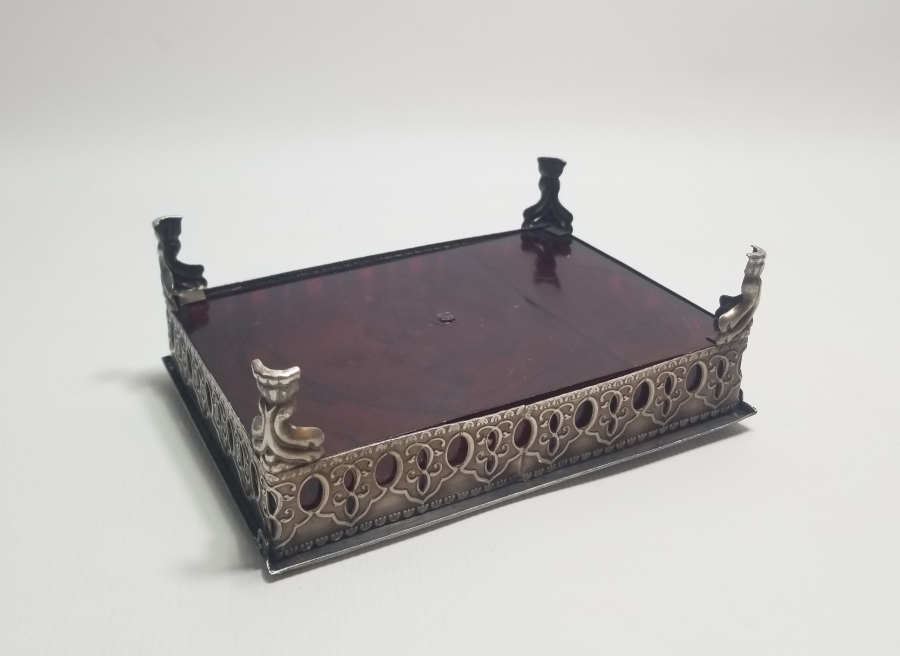 UŞAK ŞEKER FABRİKASININ KURULUŞUNUN 50. YILINA ÖZEL YAPTIRILMIŞ ANTİKA KAPAKLI KUTU