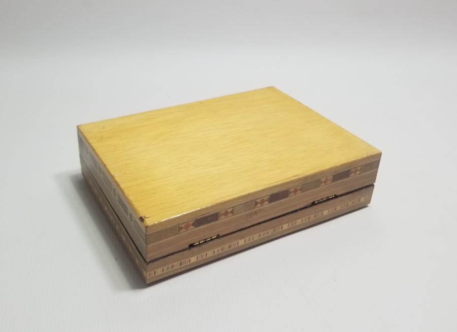 MARKUTERİ İŞÇİLİKLİ ANTİKA KAPAKLI KUTU