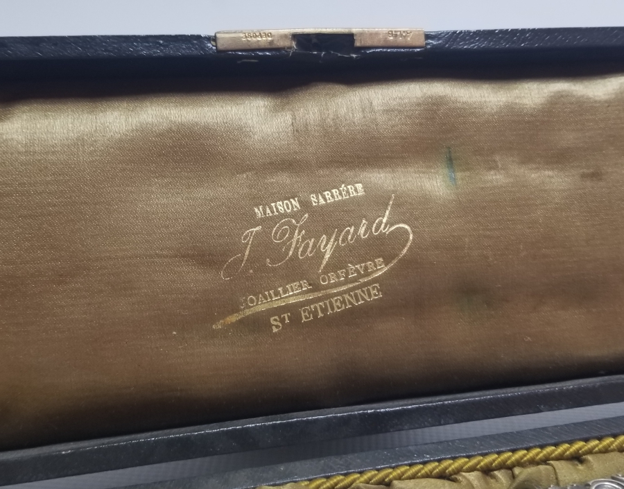 ORİJİNAL KUTUSUNDA ANTİKA GÜMÜŞ VE FİLDİŞİ SERVİS KAŞIK ÇATALI