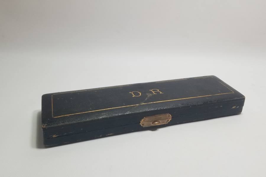 ORİJİNAL KUTUSUNDA ANTİKA GÜMÜŞ VE FİLDİŞİ SERVİS KAŞIK ÇATALI