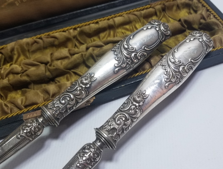 ORİJİNAL KUTUSUNDA ANTİKA GÜMÜŞ VE FİLDİŞİ SERVİS KAŞIK ÇATALI