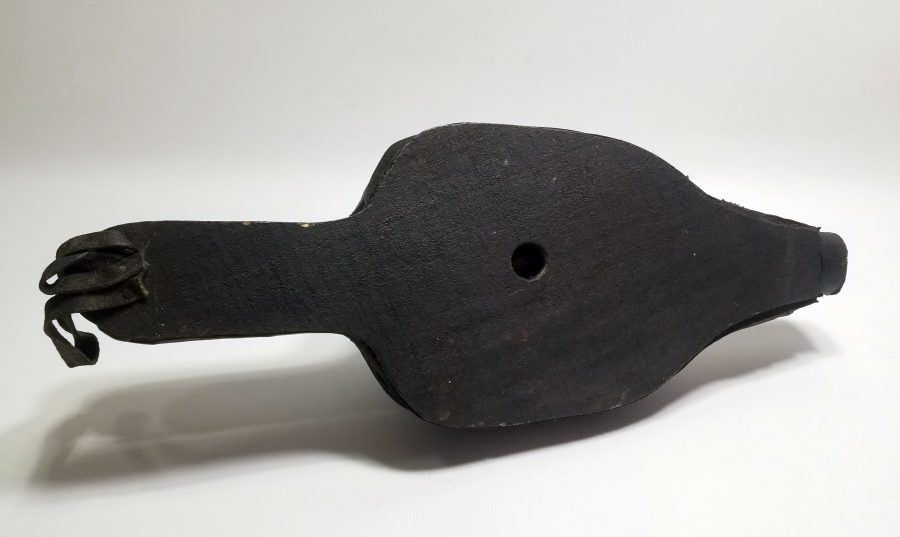 KAPLUMBAĞA KABUĞUNDAN YAPILMIŞ PRİMİTİF FORMDA KUYUMCU KÖRÜĞÜ