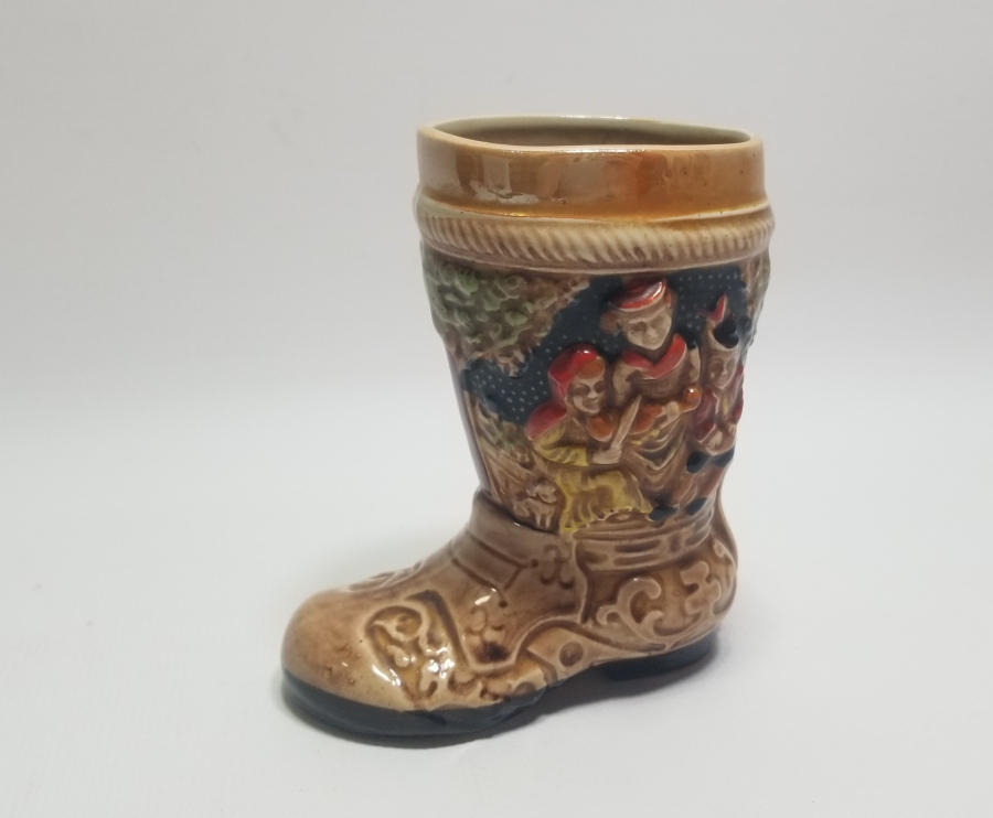 KABARTMA İŞÇİLİKLİ ÇİZME FORMLU ANTİKA İNGİLİZ VAZO