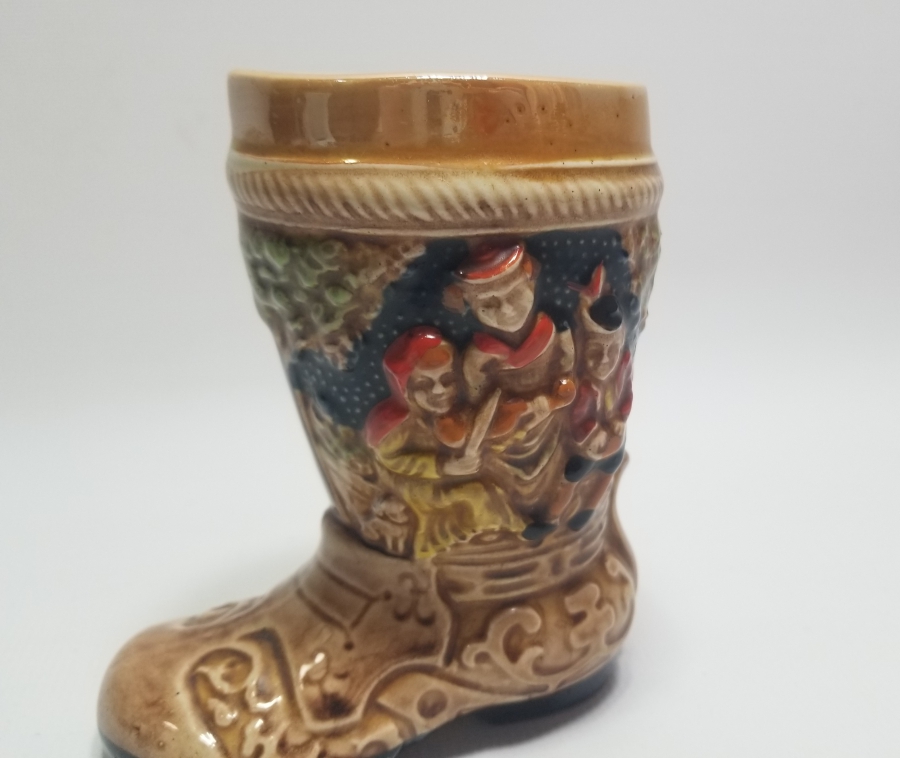 KABARTMA İŞÇİLİKLİ ÇİZME FORMLU ANTİKA İNGİLİZ VAZO