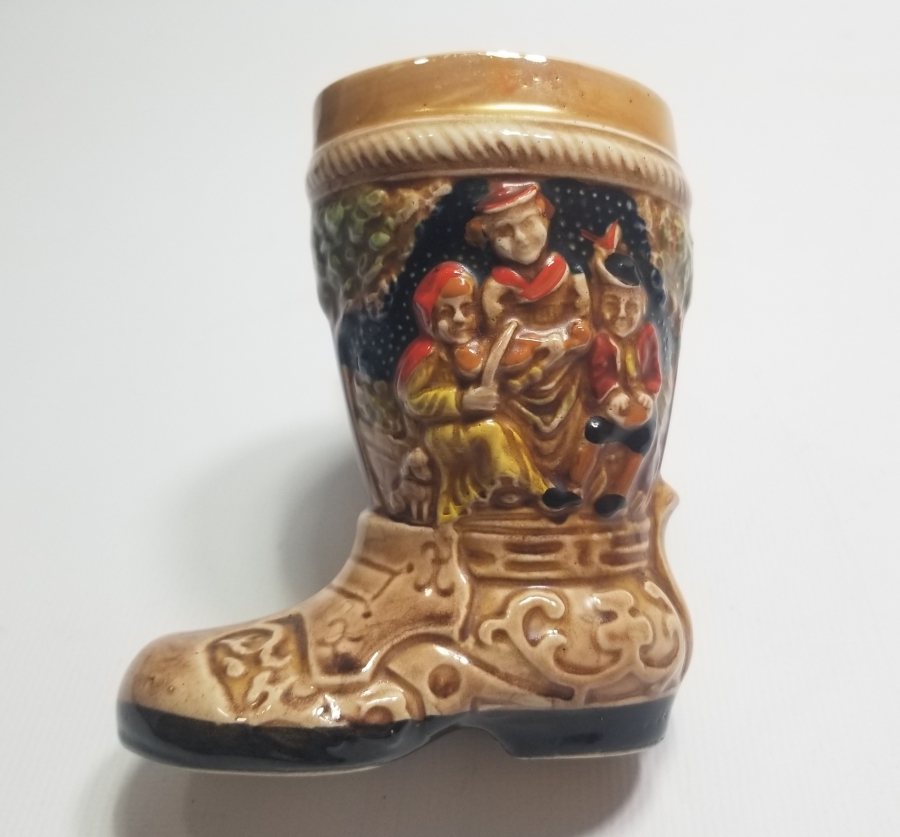 KABARTMA İŞÇİLİKLİ ÇİZME FORMLU ANTİKA İNGİLİZ VAZO