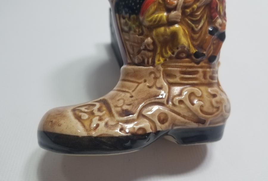 KABARTMA İŞÇİLİKLİ ÇİZME FORMLU ANTİKA İNGİLİZ VAZO