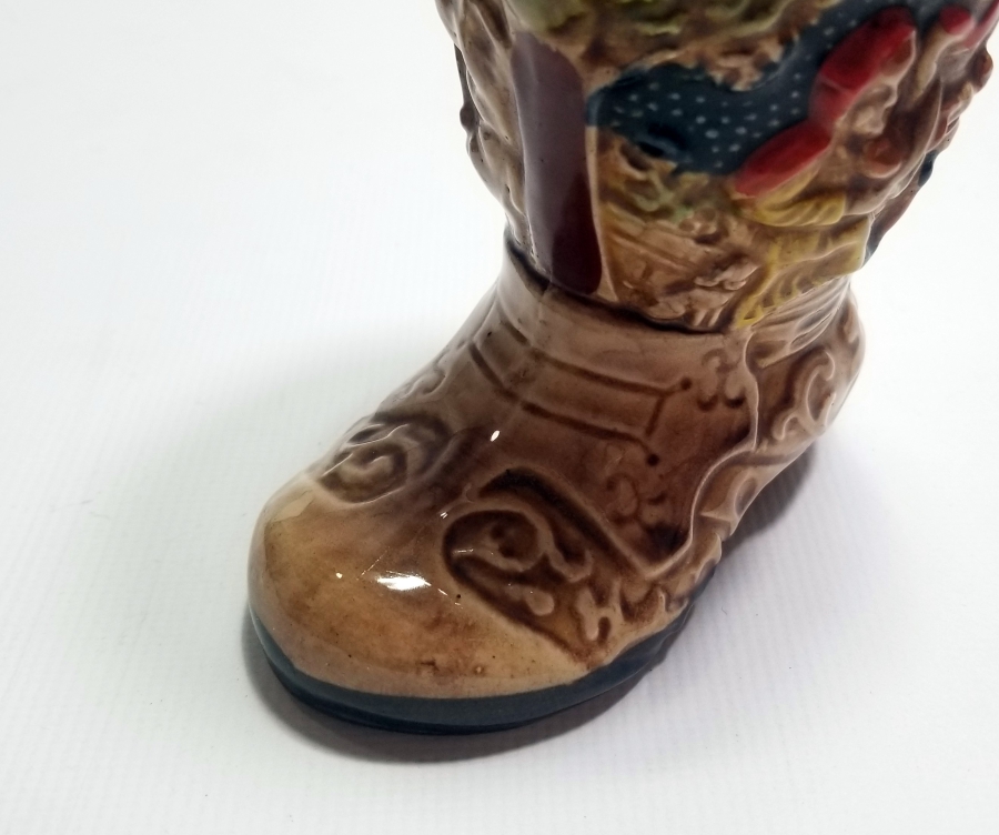 KABARTMA İŞÇİLİKLİ ÇİZME FORMLU ANTİKA İNGİLİZ VAZO