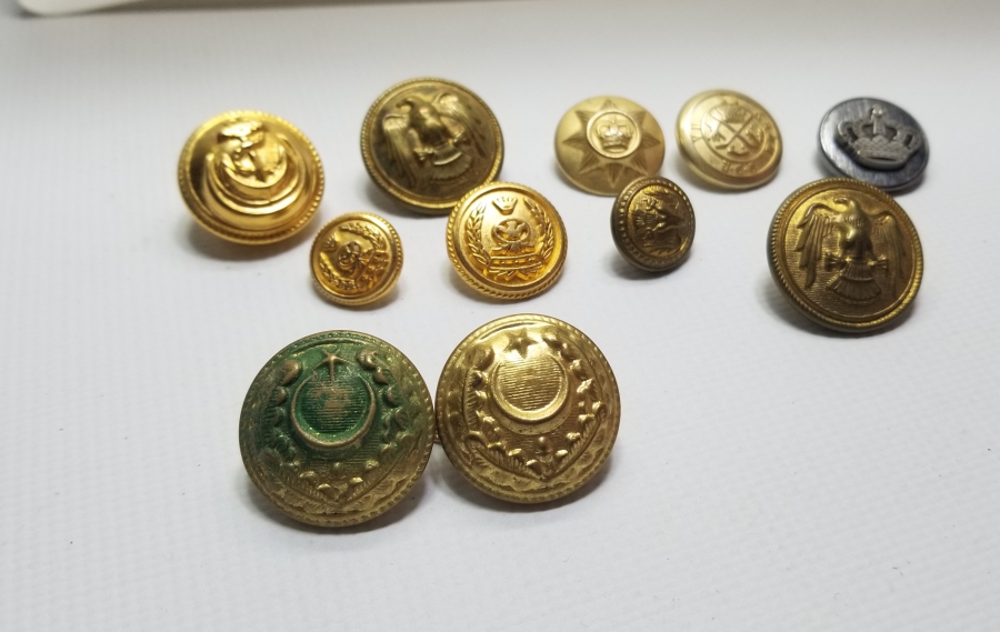 ANTİKA YERLİ VE YABANCI ASKERİ SUBAY DÜĞMESİ LOTU