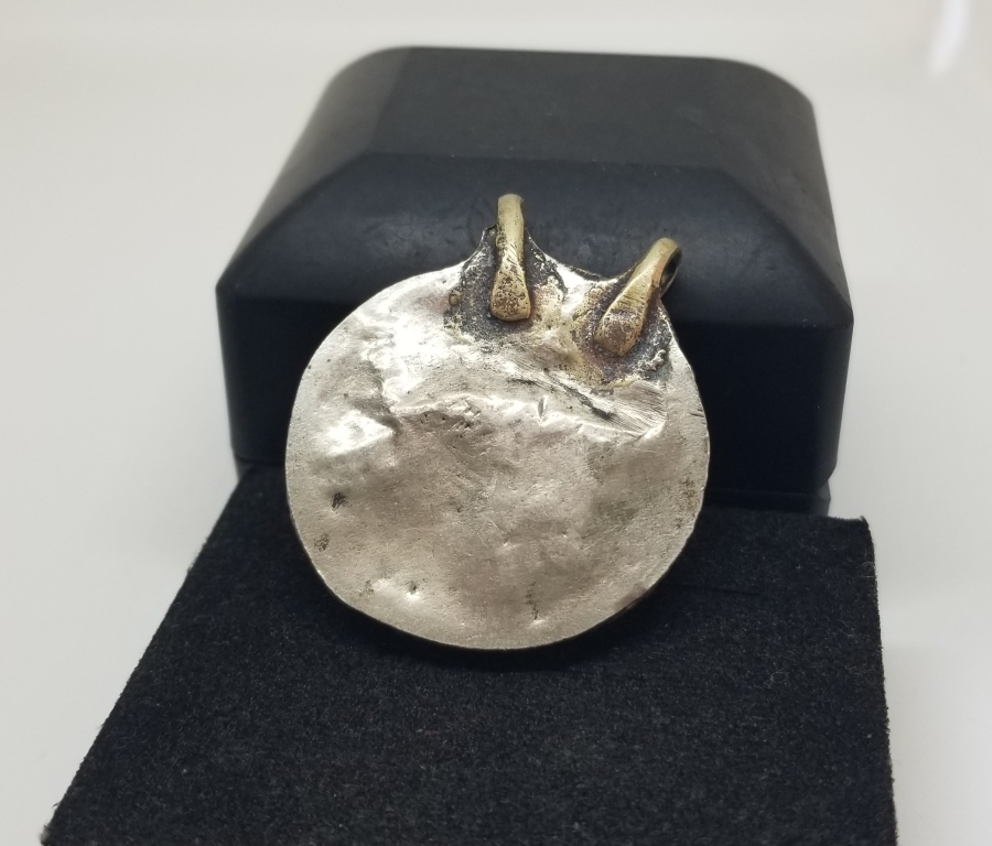 ÜZERİ DOĞAL TAŞLI VE MİNE İŞÇİLİKLİ ANTİKA TÜRKMEN KOLYE UCU