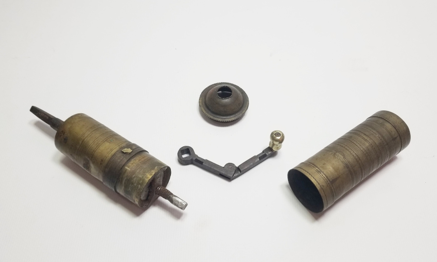 OSMANLI DÖNEMİ USTA DAMGALI VE HİLALLİ KAHVE DEĞİRMENİ