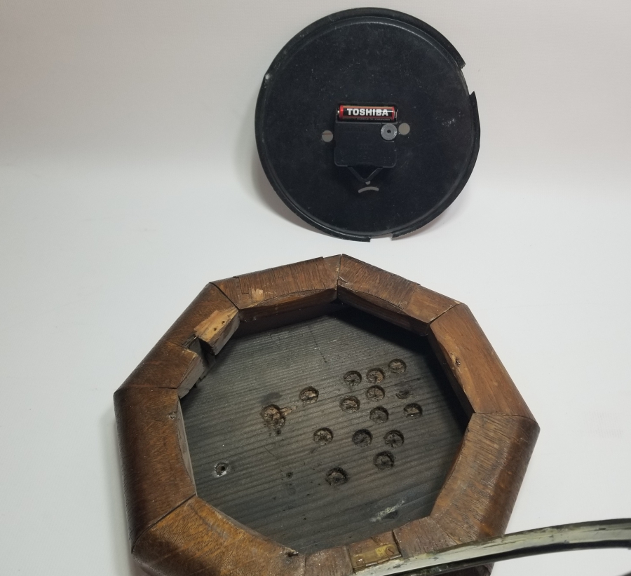 SONRADAN PİLLİ SAATE ÇEVRİLMİŞ OSMANLI İSTASYON SAATİ