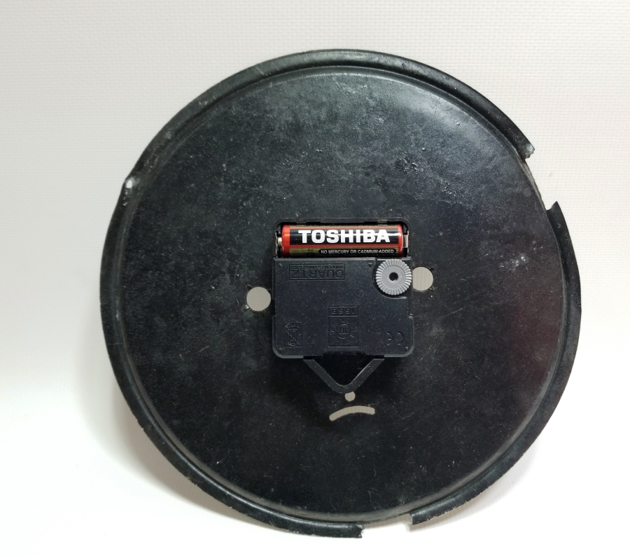 SONRADAN PİLLİ SAATE ÇEVRİLMİŞ OSMANLI İSTASYON SAATİ