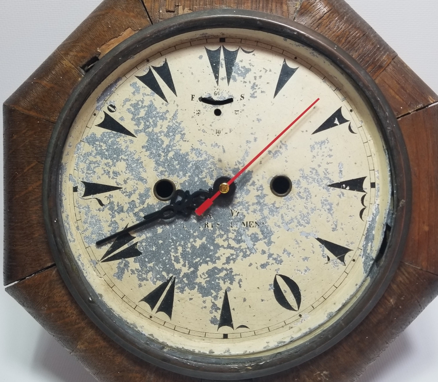 SONRADAN PİLLİ SAATE ÇEVRİLMİŞ OSMANLI İSTASYON SAATİ