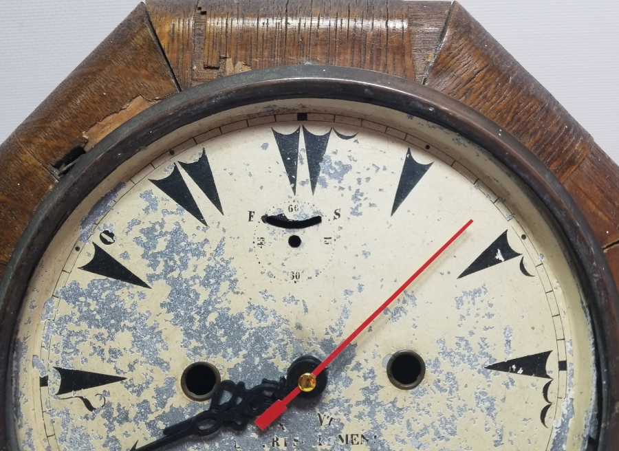 SONRADAN PİLLİ SAATE ÇEVRİLMİŞ OSMANLI İSTASYON SAATİ