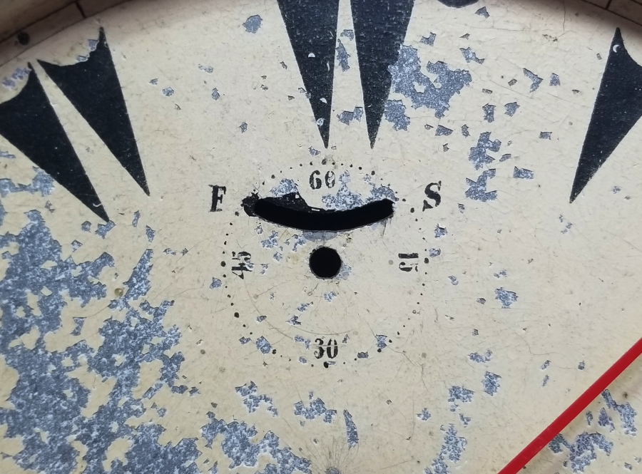 SONRADAN PİLLİ SAATE ÇEVRİLMİŞ OSMANLI İSTASYON SAATİ