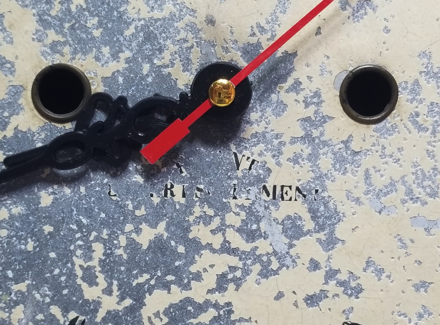 SONRADAN PİLLİ SAATE ÇEVRİLMİŞ OSMANLI İSTASYON SAATİ