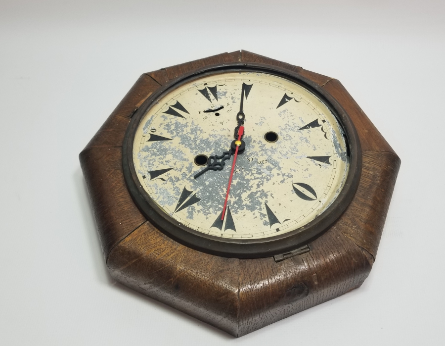 SONRADAN PİLLİ SAATE ÇEVRİLMİŞ OSMANLI İSTASYON SAATİ