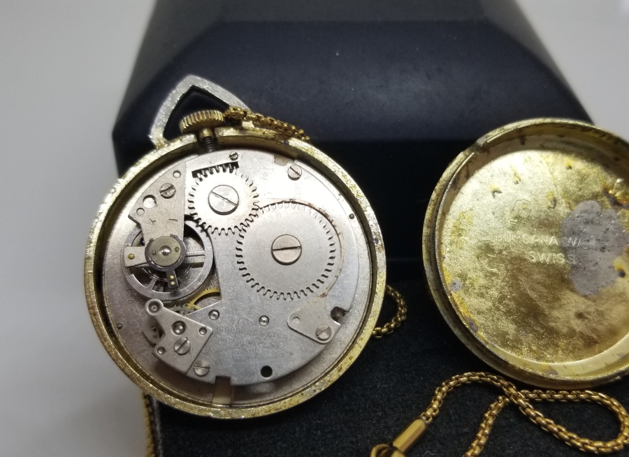 ALTIN KAPLAMA ANTİKA KURMALI KOLYE SAAT