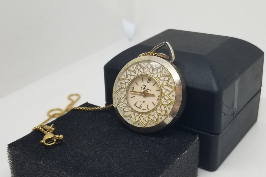 ALTIN KAPLAMA ANTİKA KURMALI KOLYE SAAT