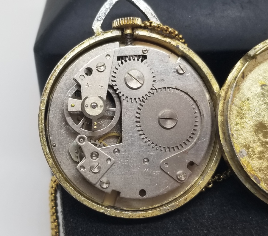 ALTIN KAPLAMA ANTİKA KURMALI KOLYE SAAT