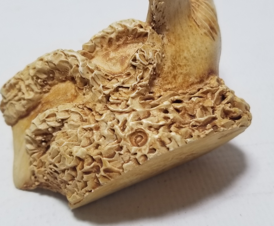 FİLDİŞİNDEN YAPILMIŞ DEKORATİF KÖPEKBALIĞI FORMLU KAPAKLI KUTU