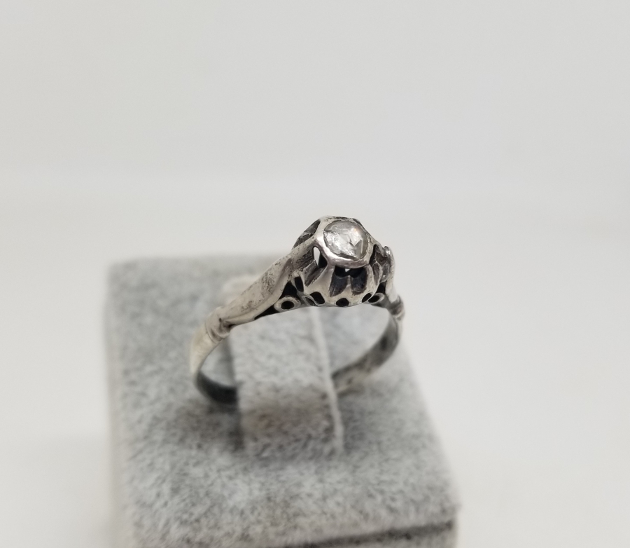 OSMANLI DÖNEMİ GÜMÜŞ MONTÜRLÜ ELMAS TEKTAŞ YÜZÜK