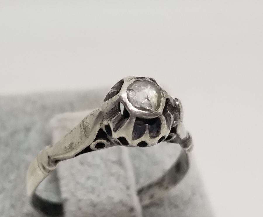 OSMANLI DÖNEMİ GÜMÜŞ MONTÜRLÜ ELMAS TEKTAŞ YÜZÜK