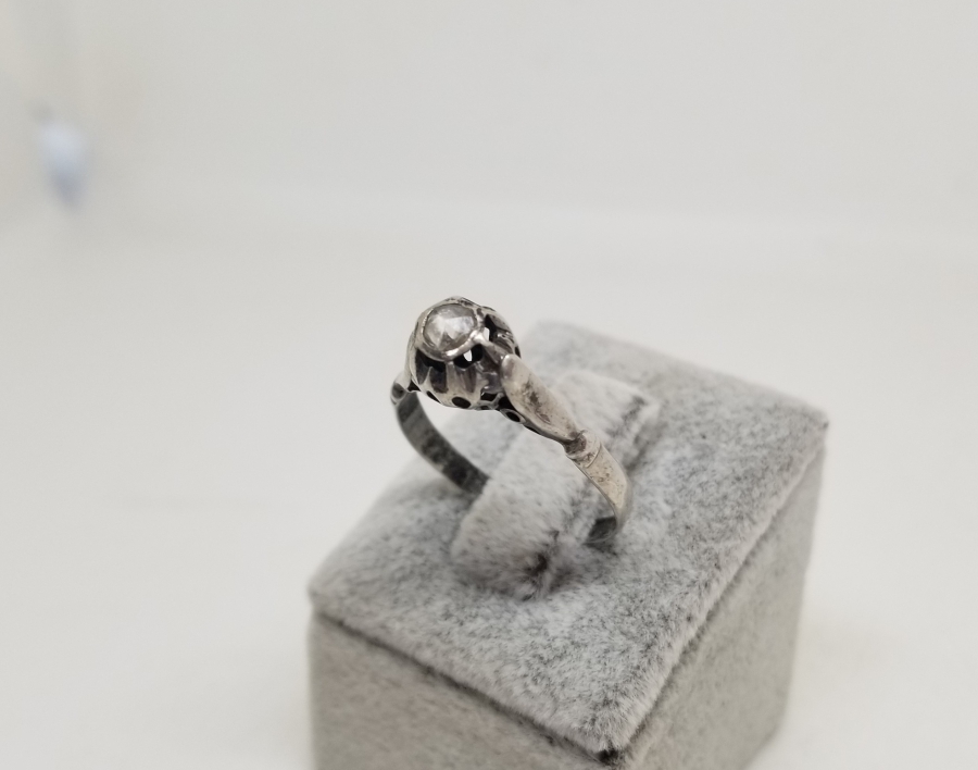 OSMANLI DÖNEMİ GÜMÜŞ MONTÜRLÜ ELMAS TEKTAŞ YÜZÜK