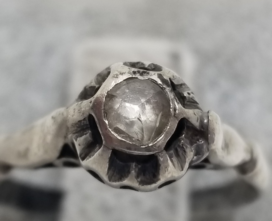 OSMANLI DÖNEMİ GÜMÜŞ MONTÜRLÜ ELMAS TEKTAŞ YÜZÜK