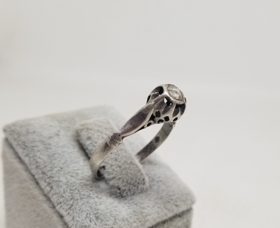 OSMANLI DÖNEMİ GÜMÜŞ MONTÜRLÜ ELMAS TEKTAŞ YÜZÜK