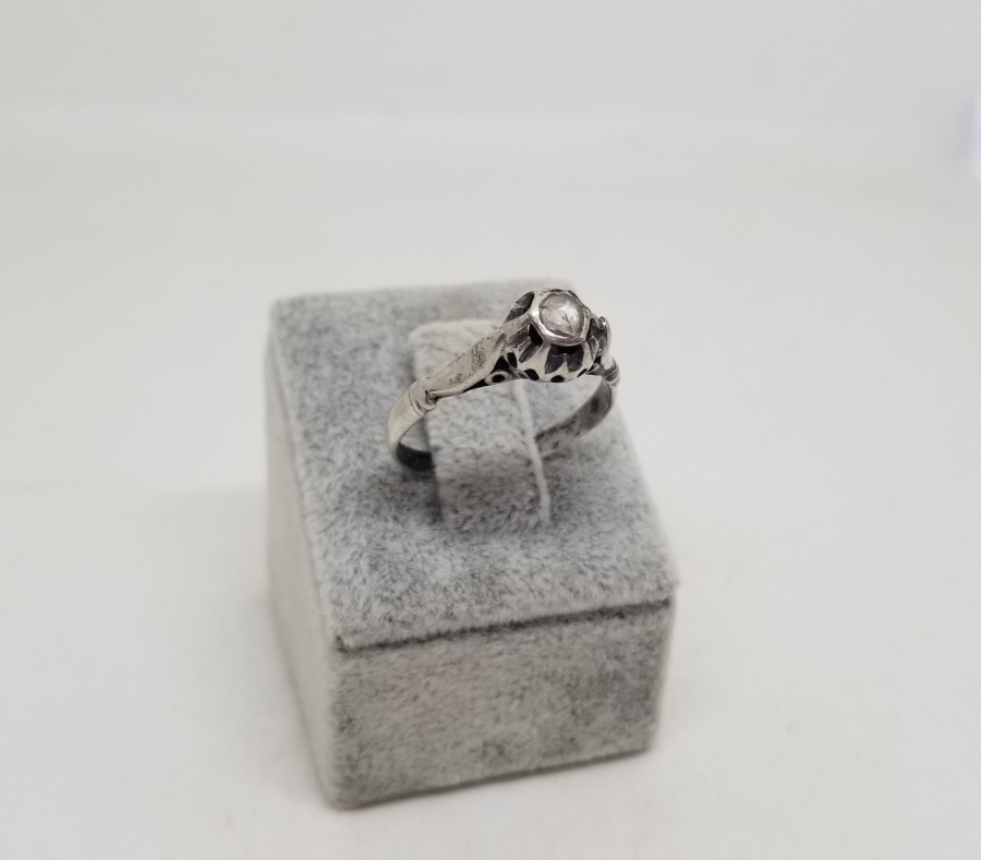 OSMANLI DÖNEMİ GÜMÜŞ MONTÜRLÜ ELMAS TEKTAŞ YÜZÜK