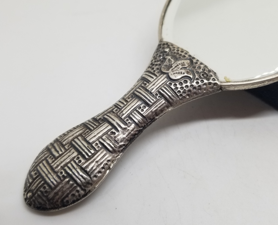 KABARTMA İŞÇİLİKLİ ANTİKA GÜMÜŞ EL AYNASI