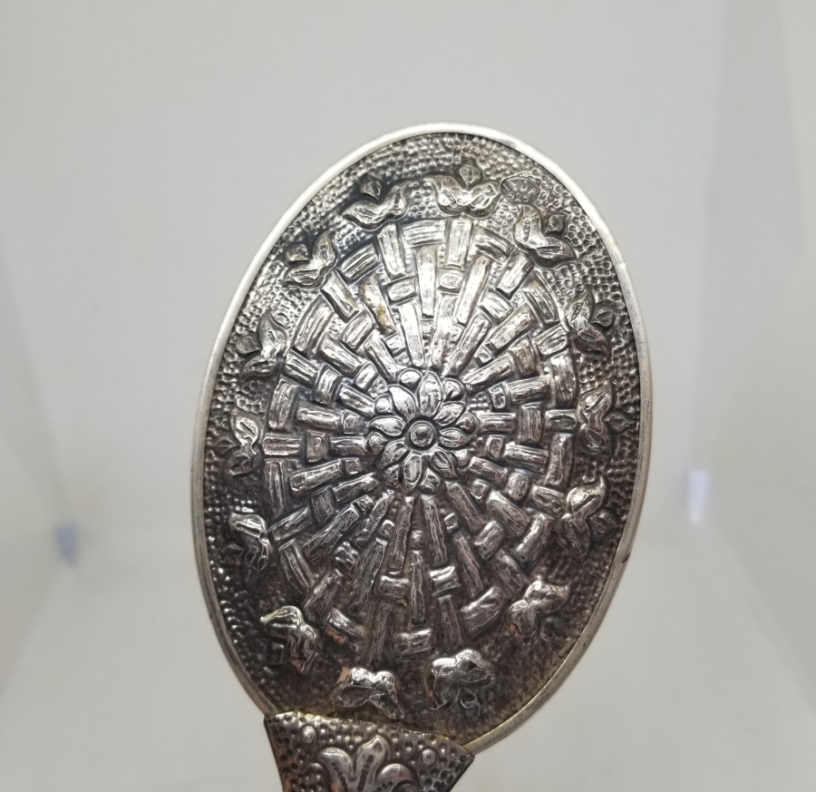 KABARTMA İŞÇİLİKLİ ANTİKA GÜMÜŞ EL AYNASI