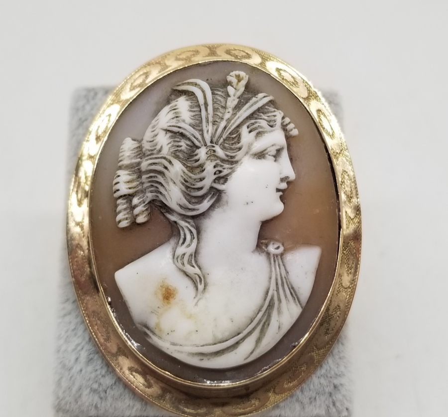 1900 BAŞLARI ALTIN İNGİLİZ KAMEO BROŞ