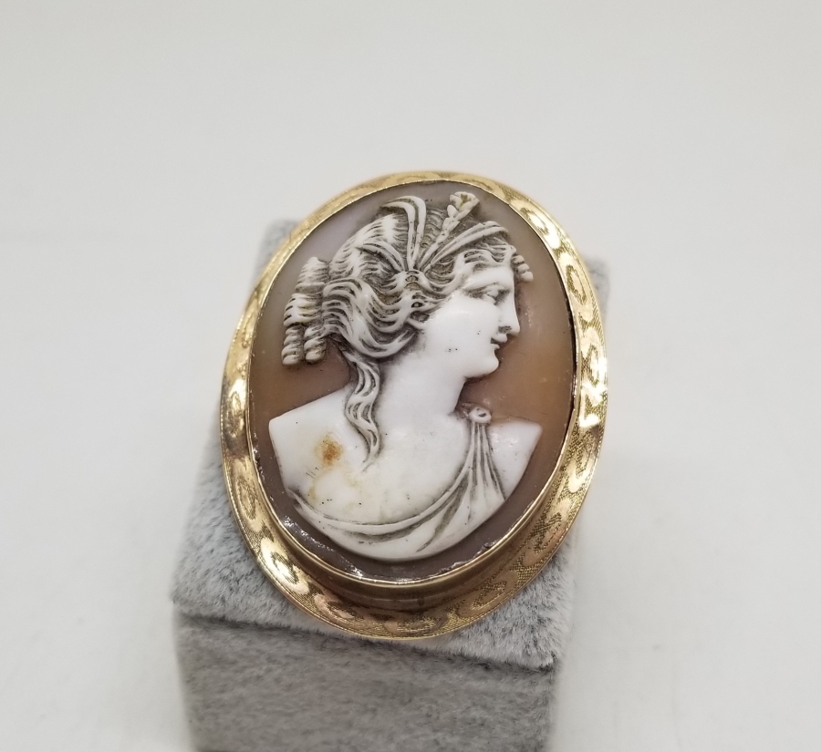 1900 BAŞLARI ALTIN İNGİLİZ KAMEO BROŞ