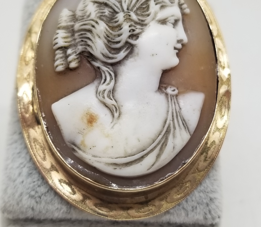 1900 BAŞLARI ALTIN İNGİLİZ KAMEO BROŞ