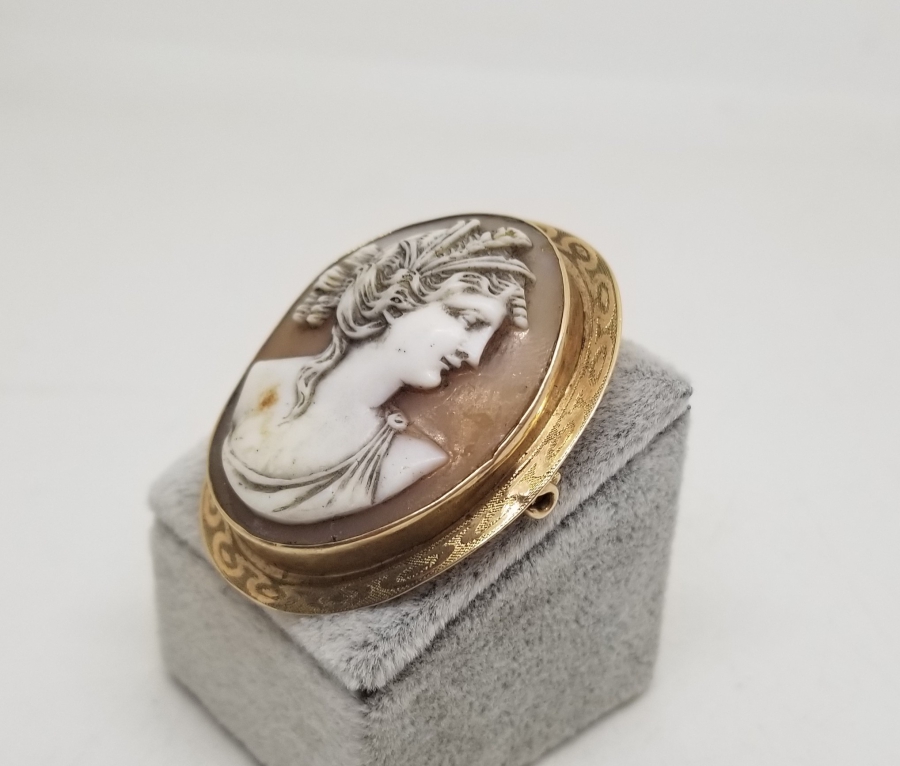 1900 BAŞLARI ALTIN İNGİLİZ KAMEO BROŞ