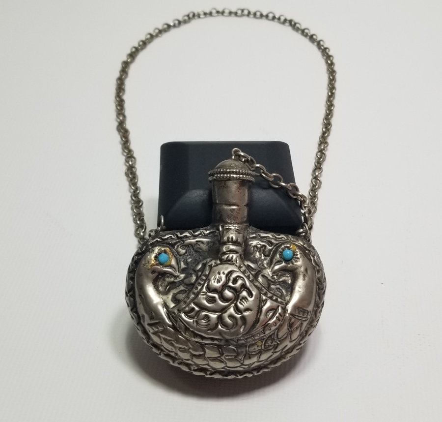 KABARTMA İŞÇİLİKLİ ANTİKA KOKULUK