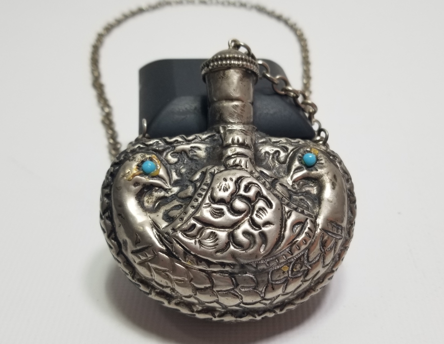 KABARTMA İŞÇİLİKLİ ANTİKA KOKULUK