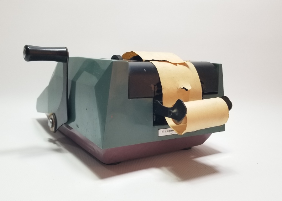 OLIVETTİ MARKA ANTİKA HESAP MAKİNESİ