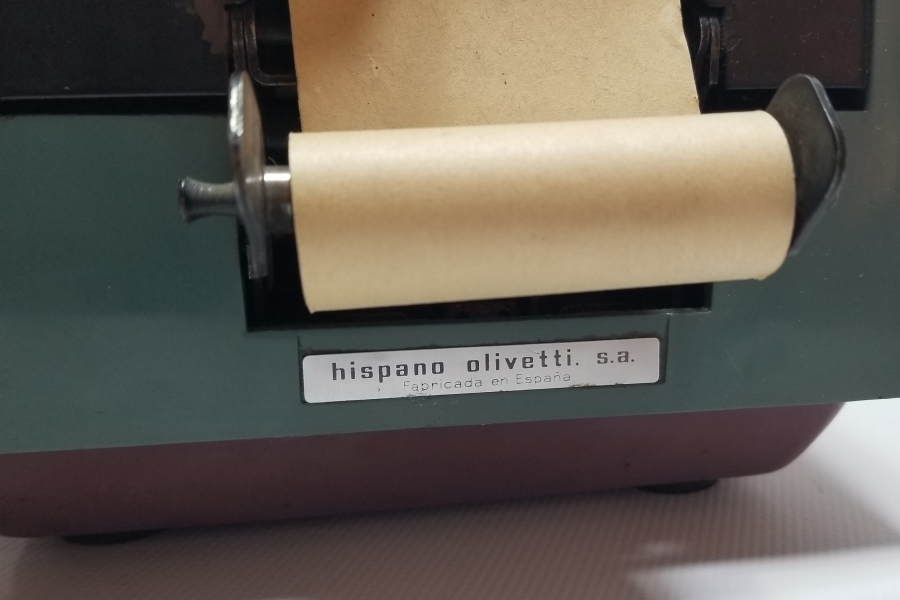 OLIVETTİ MARKA ANTİKA HESAP MAKİNESİ
