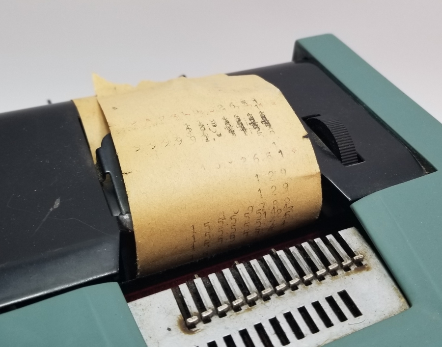 OLIVETTİ MARKA ANTİKA HESAP MAKİNESİ