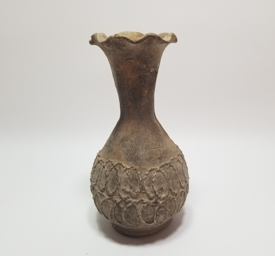 KABARTMA İŞÇİLİKLİ EL YAPIMI ANTİKA TOPRAK VAZO