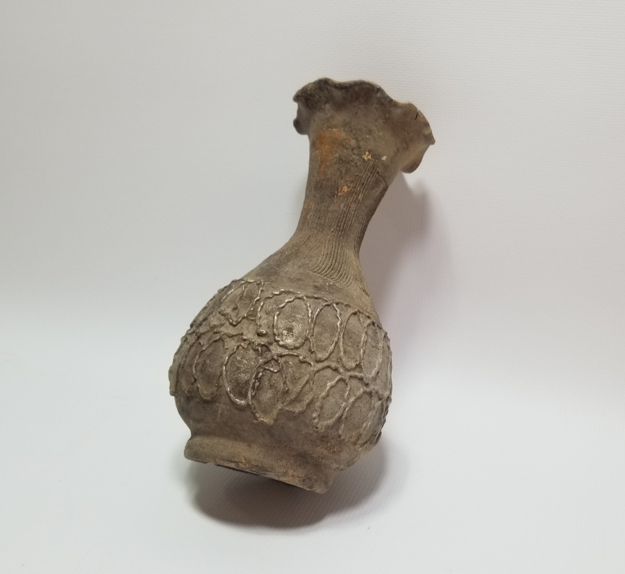 KABARTMA İŞÇİLİKLİ EL YAPIMI ANTİKA TOPRAK VAZO