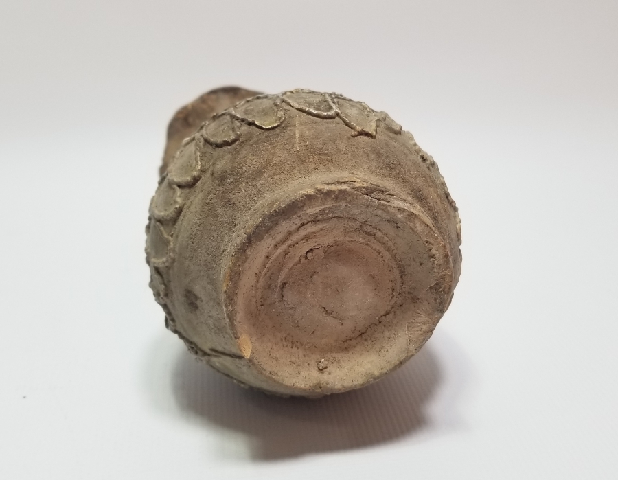 KABARTMA İŞÇİLİKLİ EL YAPIMI ANTİKA TOPRAK VAZO